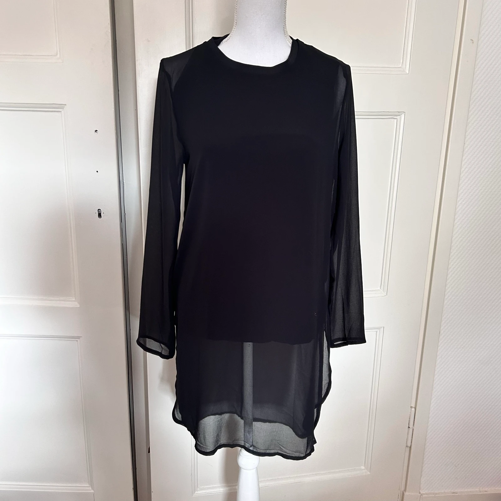 Esmara Tuniek Top Zwart Transparante Laag – Maat M (38)
